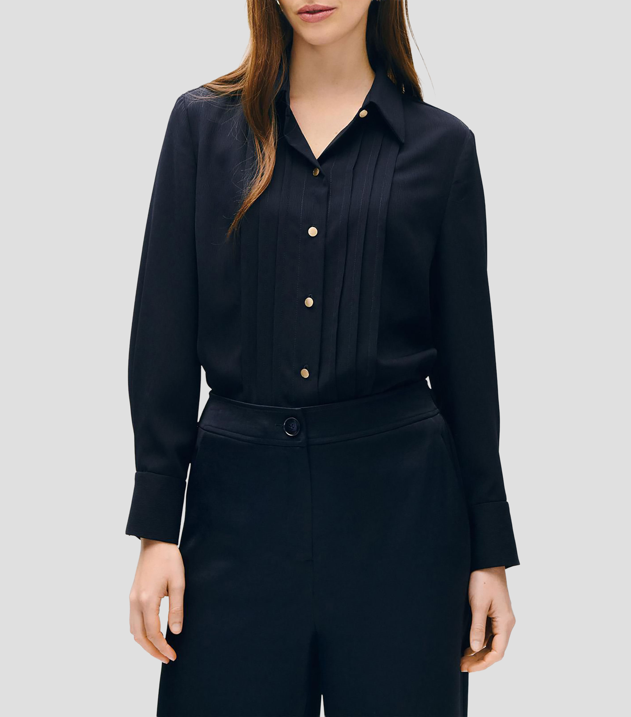 Blusa camisera marino con textura alforzas al frente Mujer